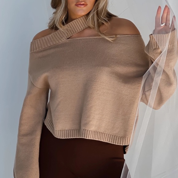 BYEGREIS | Asymmetrical Cutout Sweater - Picture 2 of 10